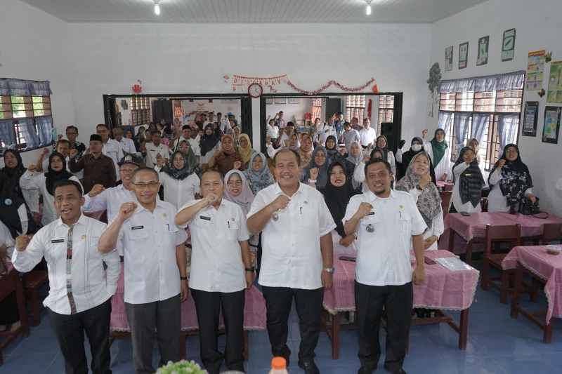 Kepala UPTD SDN dan SMP Negeri Asahan Gelar Halal Bihalal Kepala UPTD SDN dan SMP Negeri Asahan Gelar Halal Bihalal