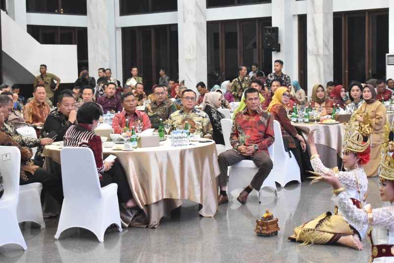Pisah Sambut Danrem 043/Gatam Bersama Gubernur dan Forkopimda Provinsi Lampung Pisah Sambut Danrem 043/Gatam Bersama Gubernur dan Forkopimda Provinsi Lampung