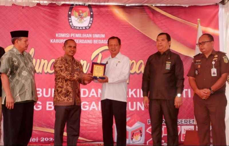 Komitmen Peluncuran Tahapan Pilkada Sergai 2024, Pentingnya Keterlibatan Semua Pihak Komitmen Peluncuran Tahapan Pilkada Sergai 2024, Pentingnya Keterlibatan Semua Pihak