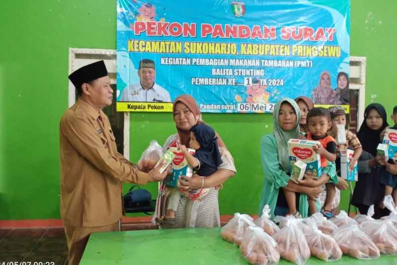 Atasi Stunting Pekon Pandan Surat Laksanakan Program Pembagian Makanan Tambahan Atasi Stunting Pekon Pandan Surat Laksanakan Program Pembagian Makanan Tambahan