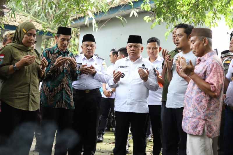 Pj Bupati H Sandi Fahlepi Apresiasi Warga Kertayu Mampu Jaga Tradisi Kearifan Lokal Pj Bupati H Sandi Fahlepi Apresiasi Warga Kertayu Mampu Jaga Tradisi Kearifan Lokal