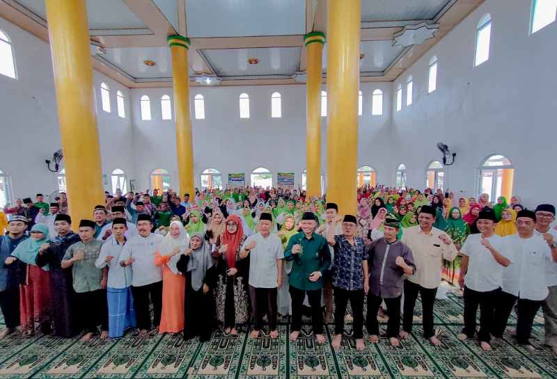 Pj. Bupati Tuba Hadiri Sosialisasi Pembentukan Akhlak Guna Terwujudnya Tagline UDANG MANIS Pj. Bupati Tuba Hadiri Sosialisasi Pembentukan Akhlak Guna Terwujudnya Tagline UDANG MANIS