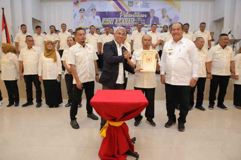 Ketua KONI Sumut Lantik Pengurus KONI Asahan Periode 2024 – 2028 Ketua KONI Sumut Lantik Pengurus KONI Asahan Periode 2024 – 2028