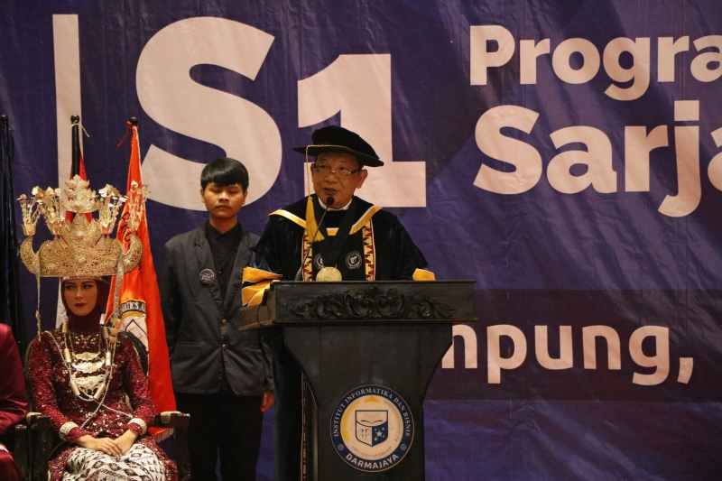 Rektor Apresiasi Alumni IIB Darmajaya Berkarir di Internasional Rektor Apresiasi Alumni IIB Darmajaya Berkarir di Internasional
