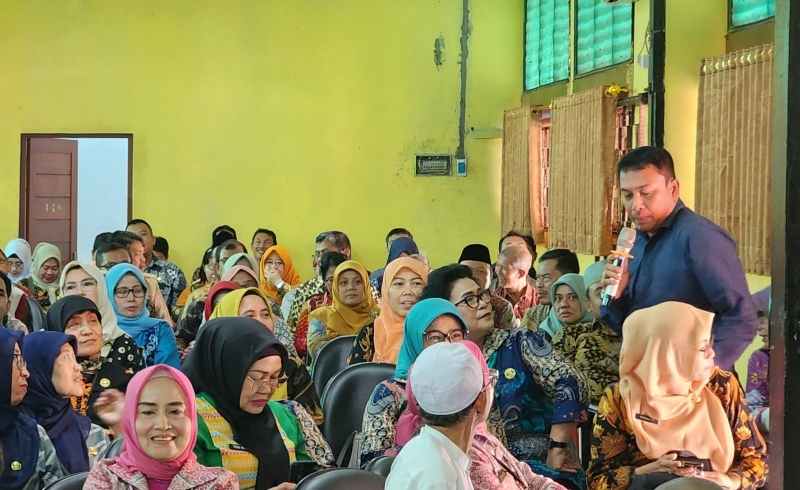 Tenaga Pendidik Diharapkan Tidak Takut Menghadapi Oknum yang Mengaku Wartawan Tenaga Pendidik Diharapkan Tidak Takut Menghadapi Oknum yang Mengaku Wartawan