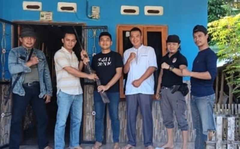 Serahkan Senpi Jenis Locok Peratin Rata Agung Dapatkan Apresiasi dari Polres Serahkan Senpi Jenis Locok Peratin Rata Agung Dapatkan Apresiasi dari Polres