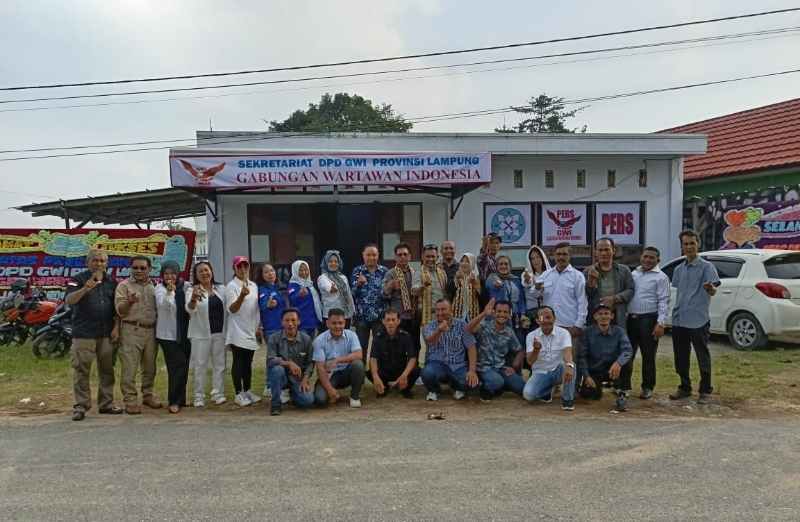 Selamat & Sukses Peresmian Kantor DPD Gabungan Wartawan Indonesia (GWI) Lampung Selamat & Sukses Peresmian Kantor DPD Gabungan Wartawan Indonesia (GWI) Lampung