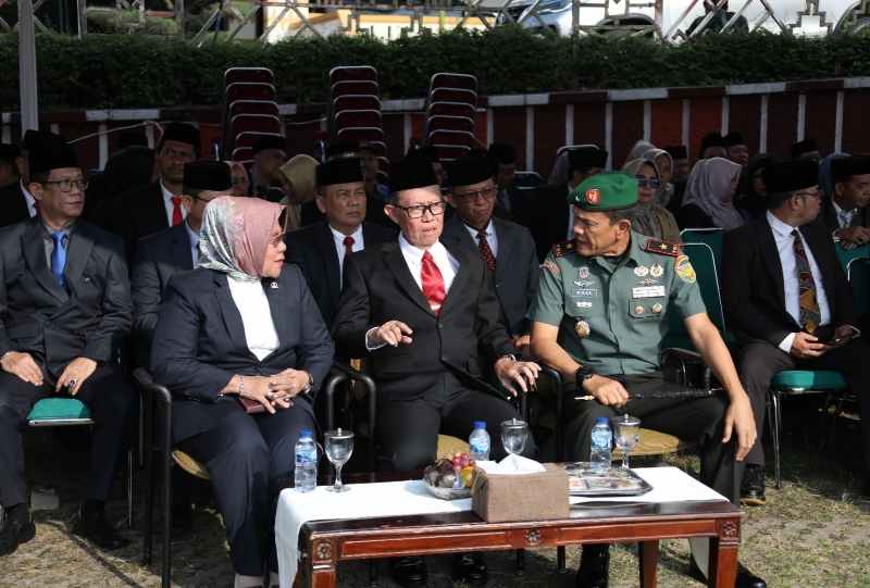 Sekdaprov Fahrizal Hadiri Upacara Harkitnas 2024 Tingkat Provinsi Lampung Sekdaprov Fahrizal Hadiri Upacara Harkitnas 2024 Tingkat Provinsi Lampung