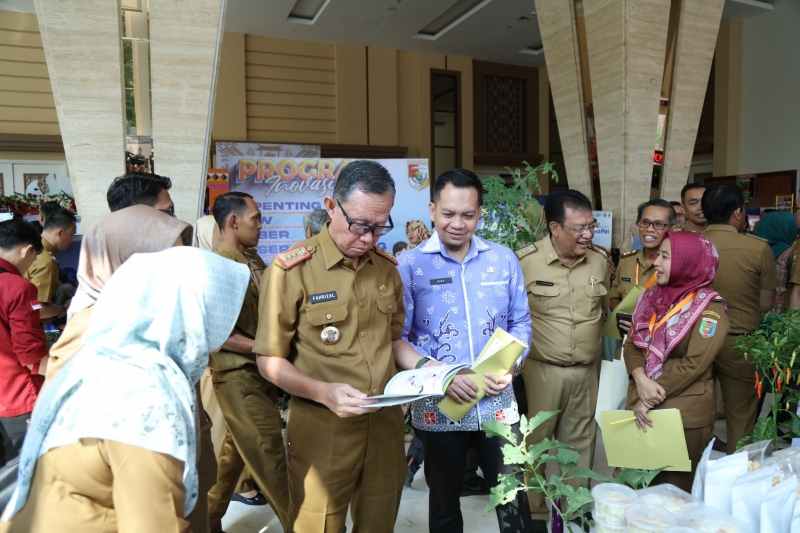 Sekdaprov Fahrizal Buka Penilaian Kinerja Aksi Konvergensi Stunting Provinsi Lampung 2024 Sekdaprov Fahrizal Buka Penilaian Kinerja Aksi Konvergensi Stunting Provinsi Lampung 2024