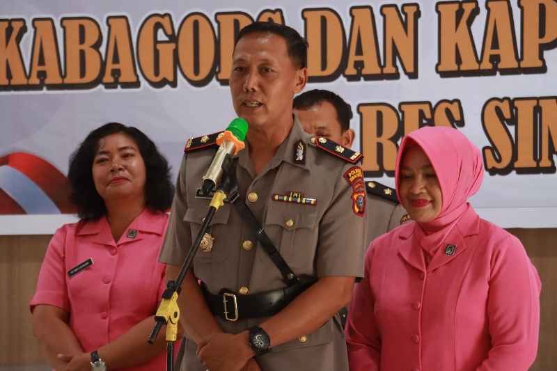 Kompol Asmon Bufitra Siap Pimpin Polsek Tanah Jawa Kompol Asmon Bufitra Siap Pimpin Polsek Tanah Jawa