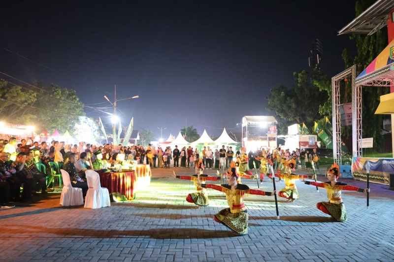 PRL Tahun 2024, Pemkab Lambar Tampilkan Orkes Gambus dan Tarian Nyambai PRL Tahun 2024, Pemkab Lambar Tampilkan Orkes Gambus dan Tarian Nyambai