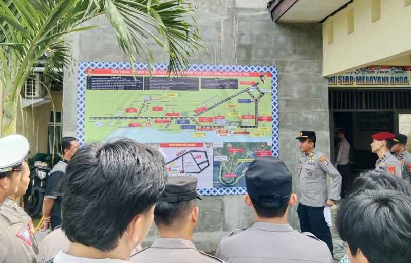 Jelang WSL Krui Pro 2024, Polres Pesibar Cek Kesiapan Anggota Jelang WSL Krui Pro 2024, Polres Pesibar Cek Kesiapan Anggota
