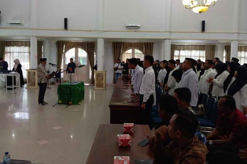 Selamat Bertugas, Ketua KPU Pasaman Lantik 186 Anggota PPS Selamat Bertugas, Ketua KPU Pasaman Lantik 186 Anggota PPS