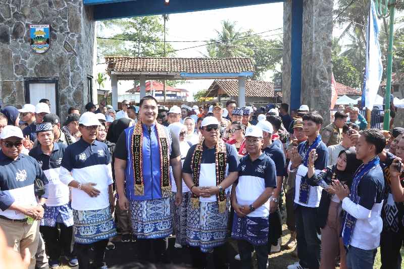 Gubernur Arinal Harapkan WSL Krui Pro Momentum Memajukan Pariwisata Lampung dan Selancar di Indonesia Gubernur Arinal Harapkan WSL Krui Pro Momentum Memajukan Pariwisata Lampung dan Selancar di Indonesia