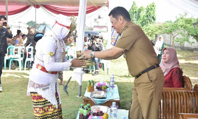 M. Firsada Resmikan Panggung Seni dan Pelepasan Siswa Siswi Kelas VI SDN 26 Mulya Asri M. Firsada Resmikan Panggung Seni dan Pelepasan Siswa Siswi Kelas VI SDN 26 Mulya Asri