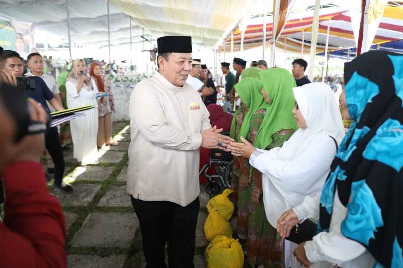 Gubernur Arinal dan Ibu Riana Ikuti Pengajian Akbar Pemprov Lampung di Pesibar Gubernur Arinal dan Ibu Riana Ikuti Pengajian Akbar Pemprov Lampung di Pesibar