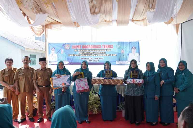 Oktoni Eryanto Buka Rapat Koordinasi Teknis TP PKK Oktoni Eryanto Buka Rapat Koordinasi Teknis TP PKK