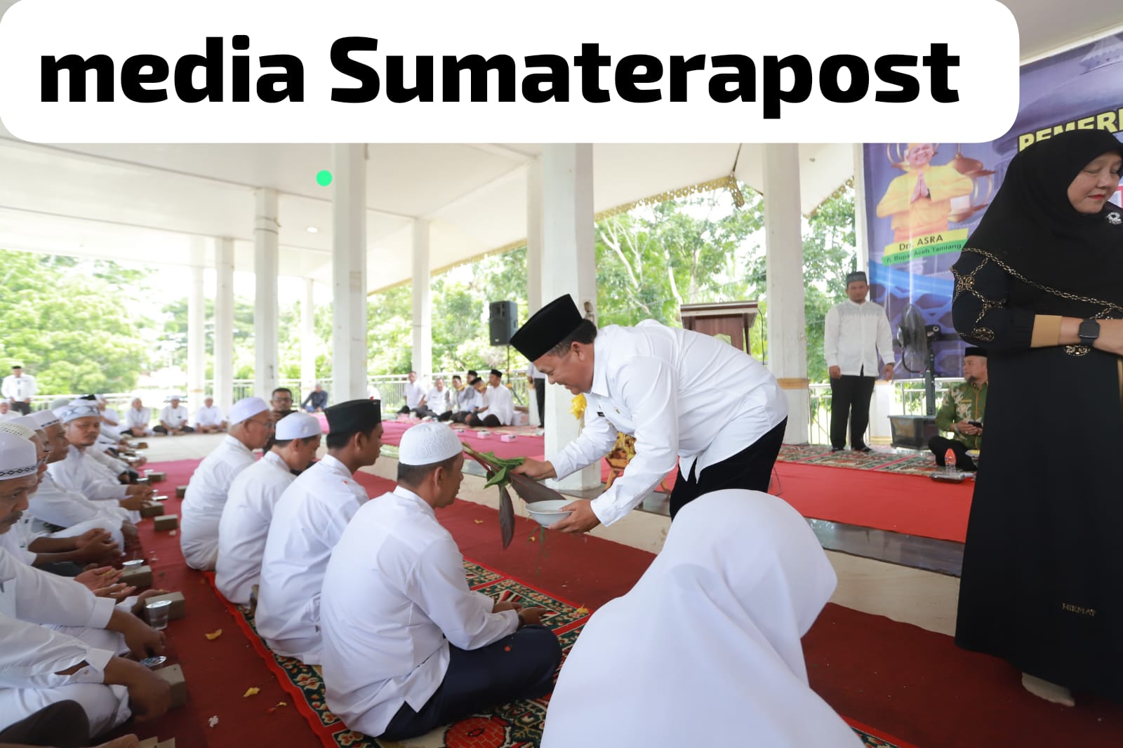 Pelaksanaan Acara Tepung Tawar Calon Jemaah Haji Kabupaten Aceh Tamiang 2024 Pelaksanaan Acara Tepung Tawar Calon Jemaah Haji Kabupaten Aceh Tamiang 2024