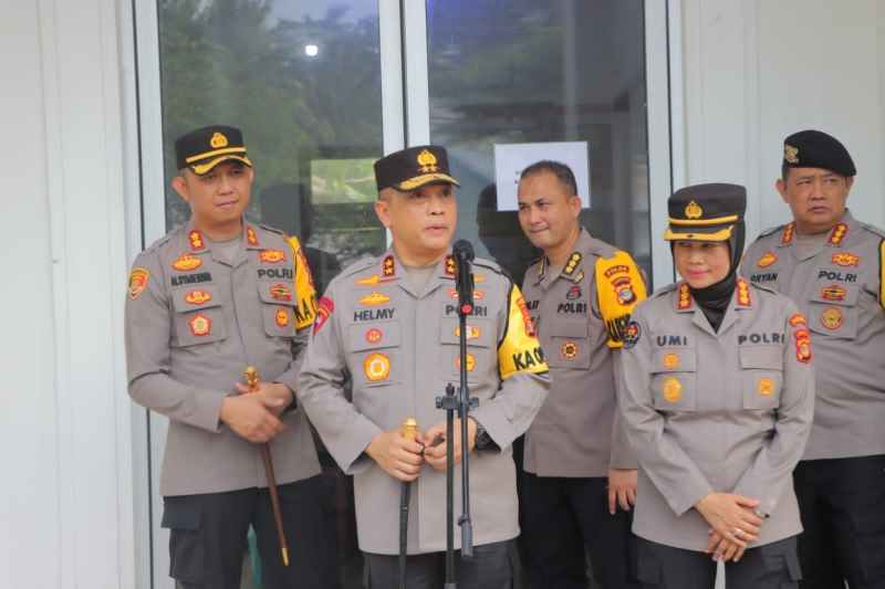 Pastikan Kompetisi Surfing Aman dan Lancar, Kapolda Tinjau WSL Krui Pro 2024 Pastikan Kompetisi Surfing Aman dan Lancar, Kapolda Tinjau WSL Krui Pro 2024