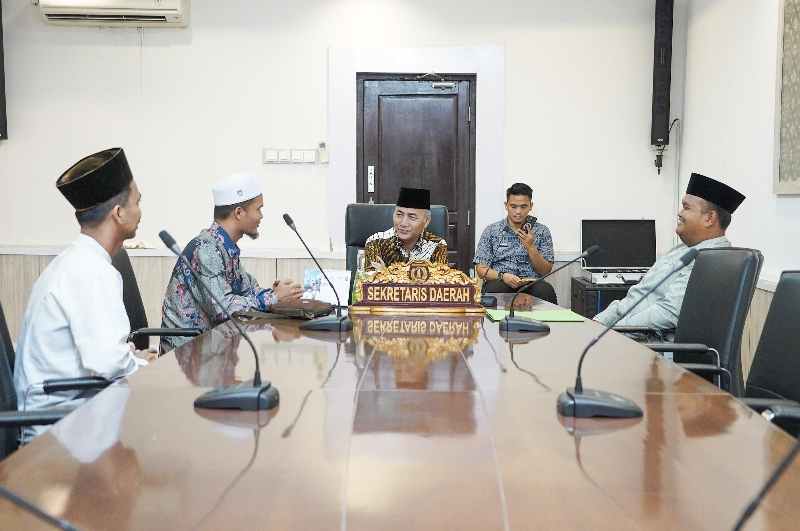 Dapat Bantuan Ratusan Juta, Ponpes Darul Qur’an Ucapkan Terima Kasih ke Sekda Apriyadi Dapat Bantuan Ratusan Juta, Ponpes Darul Qur’an Ucapkan Terima Kasih ke Sekda Apriyadi