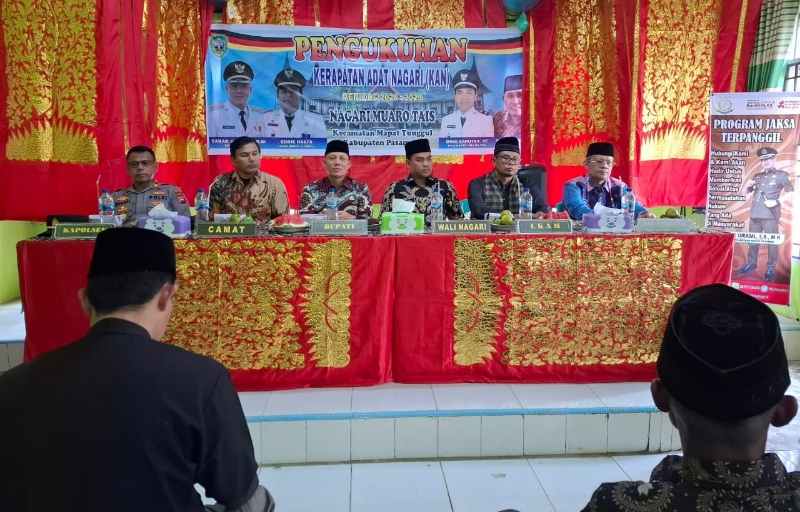 Kukuhkan KAN Nagari Muaro Tais, Bupati Sabar AS Sampaikan Pesan Penting Kukuhkan KAN Nagari Muaro Tais, Bupati Sabar AS Sampaikan Pesan Penting