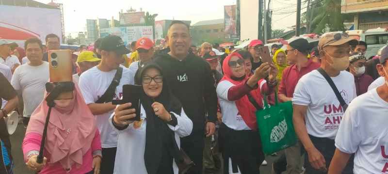 Hadiri Jalan Sehat, Relawan dan Pendukung Ikuti Deklarasi dan Pidato Politik Umar Ahmad Hadiri Jalan Sehat, Relawan dan Pendukung Ikuti Deklarasi dan Pidato Politik Umar Ahmad