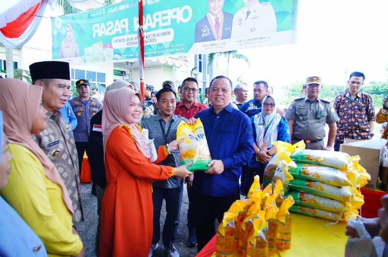 Gencarkan Upaya Pengendalian Inflasi Daerah Pemkab Muba Gelar Operasi Pasar Gencarkan Upaya Pengendalian Inflasi Daerah Pemkab Muba Gelar Operasi Pasar