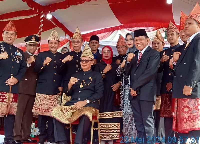 Upacara HUT Kabupaten Kaur ke-21 di Lapangan Merdeka Bintuhan Upacara HUT Kabupaten Kaur ke-21 di Lapangan Merdeka Bintuhan