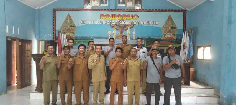 Warga Ucapkan Terima Kasih, Atas Pembangunan Jalan Rabat Beton Desa Rowo Rejo Warga Ucapkan Terima Kasih, Atas Pembangunan Jalan Rabat Beton Desa Rowo Rejo