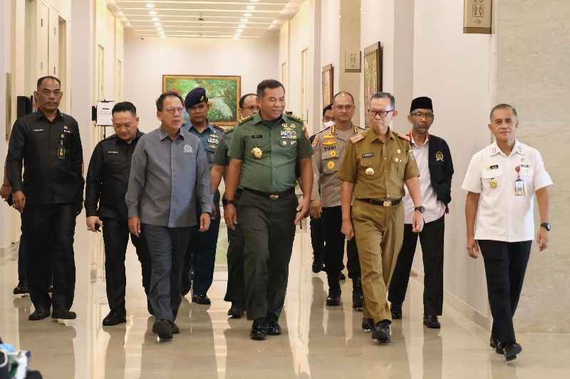 Fahrizal Hadiri Pembukaan Pelatihan Pemantapan Nilai-nilai Kebangsaan bagi Dosen, Guru, dan Widyaiswara Fahrizal Hadiri Pembukaan Pelatihan Pemantapan Nilai-nilai Kebangsaan bagi Dosen, Guru, dan Widyaiswara