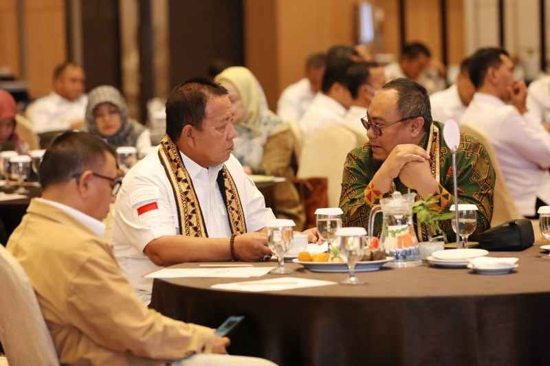 Gubernur Arinal Ajak Semua Pihak Wujudkan Lingkungan Hijau dengan Menurunkan Emisi Gas Rumah Kaca Gubernur Arinal Ajak Semua Pihak Wujudkan Lingkungan Hijau dengan Menurunkan Emisi Gas Rumah Kaca