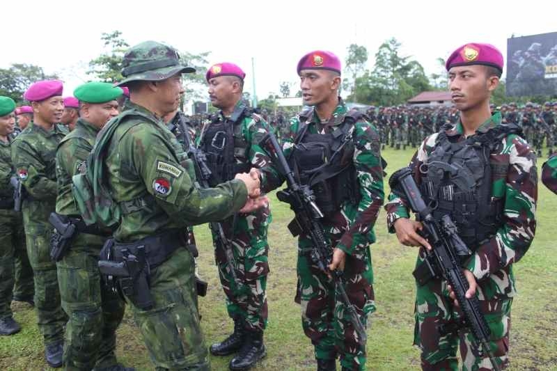 Pelepasan Yonif 7 Marinir dari Satgas Pamtas Mobile RI-PNG Pelepasan Yonif 7 Marinir dari Satgas Pamtas Mobile RI-PNG