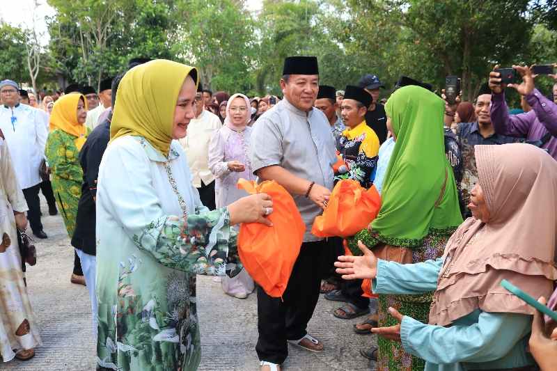 Gubernur Arinal Hadiri Pengajian Akbar di Kabupaten Mesuji dan Berikan Sejumlah Bantuan Gubernur Arinal Hadiri Pengajian Akbar di Kabupaten Mesuji dan Berikan Sejumlah Bantuan