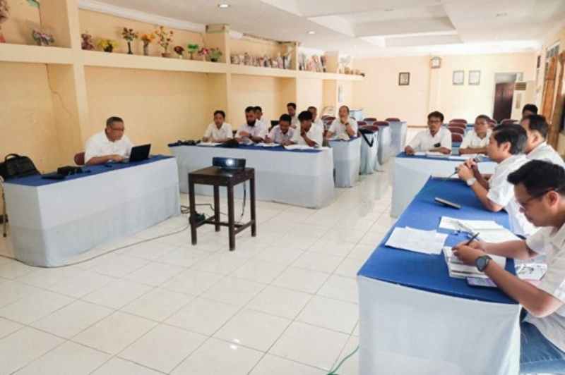 Region Head Regional 3 PTPN I Dorong Produktivitas Karet Kebun Batujamus Region Head Regional 3 PTPN I Dorong Produktivitas Karet Kebun Batujamus