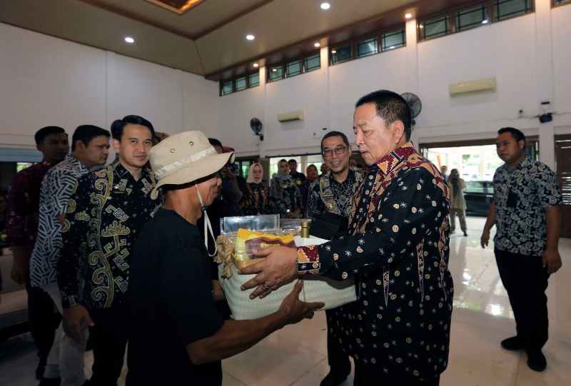 Gubernur Arinal Instruksikan 3 Hal Penting dalam Pengelolaan Hutan di Provinsi Lampung Gubernur Arinal Instruksikan 3 Hal Penting dalam Pengelolaan Hutan di Provinsi Lampung