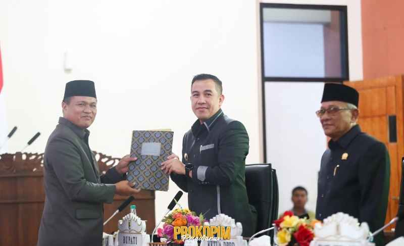 Bupati Pesawaran Sebut Visi Kabupaten Pesawaran Maju Berkilau 2045 Dalam RPJPD 2025–2045 Bupati Pesawaran Sebut Visi Kabupaten Pesawaran Maju Berkilau 2045 Dalam RPJPD 2025–2045