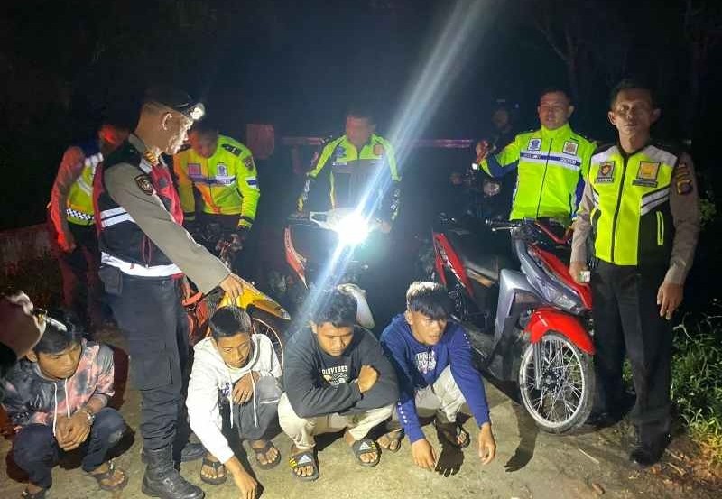 Antisipasi Geng Motor Dini Hari, Polres Simalungun Gelar Patroli Skala Besar Antisipasi Geng Motor Dini Hari, Polres Simalungun Gelar Patroli Skala Besar