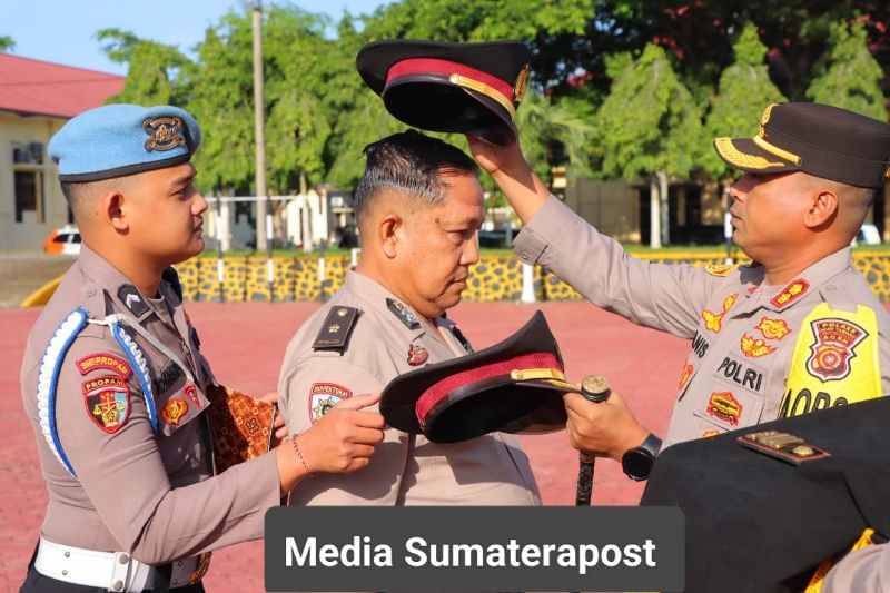 Kapolres Aceh Tamiang Pimpin Upacara Kenaikan Pangkat Pengabdian Personel Kapolres Aceh Tamiang Pimpin Upacara Kenaikan Pangkat Pengabdian Personel