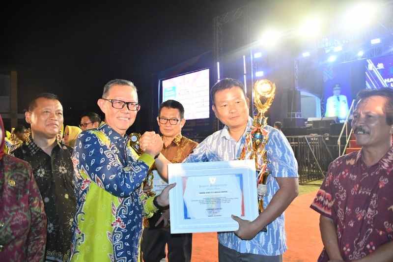 Stand Korps Marinir TNI AL Raih Penghargaan Stand Terbaik di PRL 2024 Stand Korps Marinir TNI AL Raih Penghargaan Stand Terbaik di PRL 2024