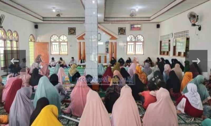 Septi Heri Agusnaeni Berikan Santunan Kepada 10 Anak Yatim Septi Heri Agusnaeni Berikan Santunan Kepada 10 Anak Yatim