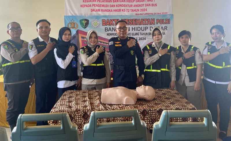 Sopir Dilatih Biddokes Polda Buat Pertolongan Gawat Darurat di Jalan Sopir Dilatih Biddokes Polda Buat Pertolongan Gawat Darurat di Jalan