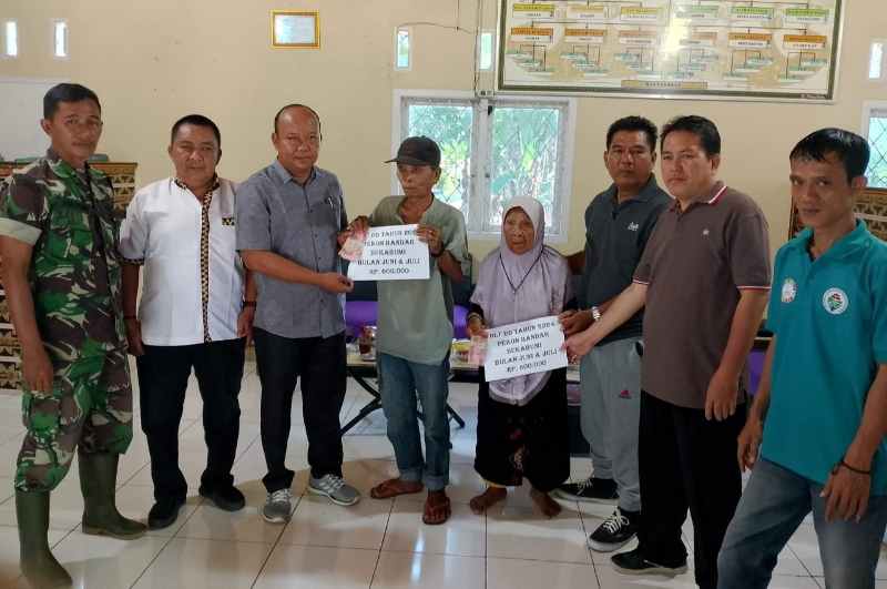 Pekon Bandar Suka Bumi Menyalurkan Bantuan Langsung Tunai BLT DD Pekon Bandar Suka Bumi Menyalurkan Bantuan Langsung Tunai BLT DD