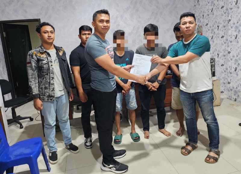 Gagalkan Transaksi Narkoba, Anggota TNI Amankan Tiga Orang Terduga Pelaku Gagalkan Transaksi Narkoba, Anggota TNI Amankan Tiga Orang Terduga Pelaku