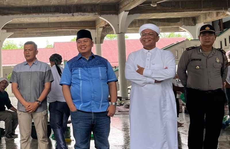 Kapolres Serahkan Hewan Qurban Kapolda Sumut kepada Ponpes Yayasan Dr. Syekh Salman Daim Kapolres Serahkan Hewan Qurban Kapolda Sumut kepada Ponpes Yayasan Dr. Syekh Salman Daim