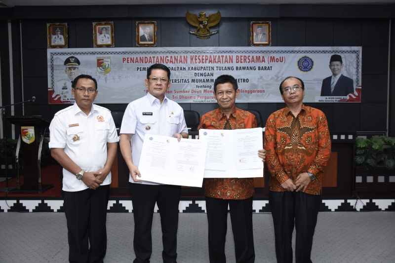 M. Firsada Tandatangani MoU Pemkab Tubaba dengan Universitas Muhammadiyah Metro M. Firsada Tandatangani MoU Pemkab Tubaba dengan Universitas Muhammadiyah Metro