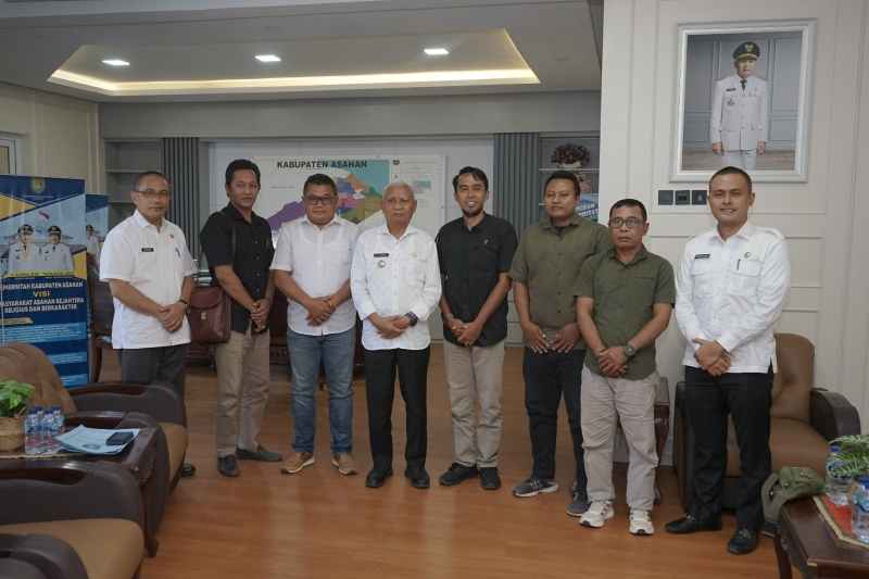 Bupati Surya Terima Audiensi SMSI Kabupaten Asahan Bupati Surya Terima Audiensi SMSI Kabupaten Asahan