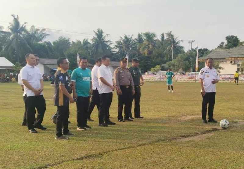 Turnamen Sepakbola Kepala Desa Sergai Merekatkan Komunitas dan Ekonomi Lokal Turnamen Sepakbola Kepala Desa Sergai Merekatkan Komunitas dan Ekonomi Lokal