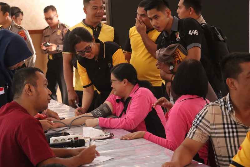 Donor Darah Keluarga Besar Polres Simalungun dalam Rangka Hari Bhayangkara ke-78 Donor Darah Keluarga Besar Polres Simalungun dalam Rangka Hari Bhayangkara ke-78