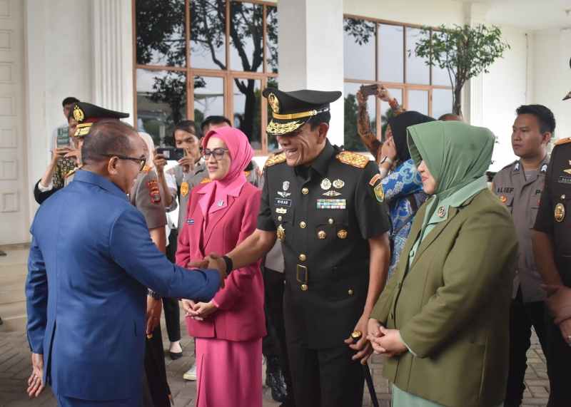Hadiri Sertijab Pj. Gubernur Lampung Danrem “Siap Dukung dan Berkolaborasi Pengamanan Pilkada” Hadiri Sertijab Pj. Gubernur Lampung Danrem “Siap Dukung dan Berkolaborasi Pengamanan Pilkada”
