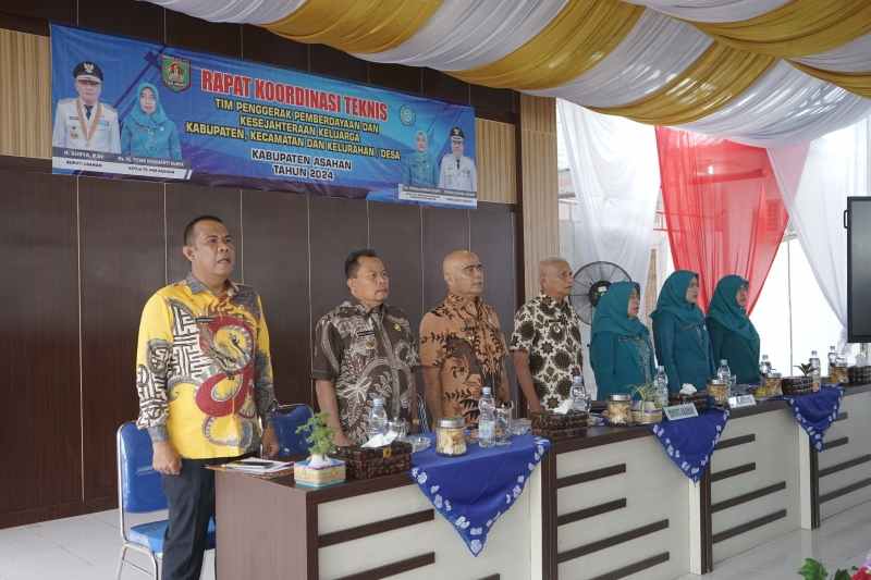 Bupati Surya Buka Rakornis TP. PKK di Kecamatan Air Batu Bupati Surya Buka Rakornis TP. PKK di Kecamatan Air Batu